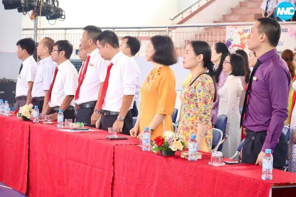 Nhấn để phóng to